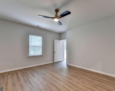 175 Grey Falcon Avenue - Photo Thumbnail 22