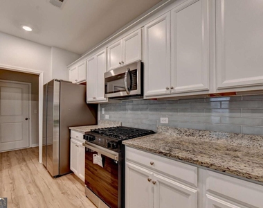 175 Grey Falcon Avenue - Photo Thumbnail 12