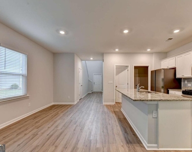 175 Grey Falcon Avenue - Photo Thumbnail 10
