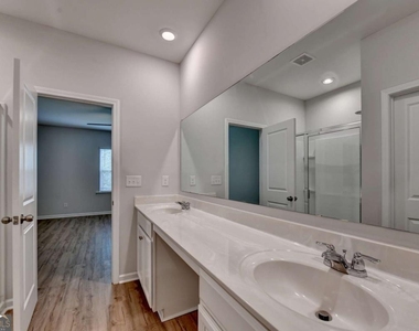 175 Grey Falcon Avenue - Photo Thumbnail 26