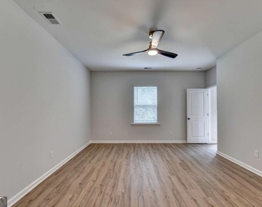 175 Grey Falcon Avenue - Photo Thumbnail 21