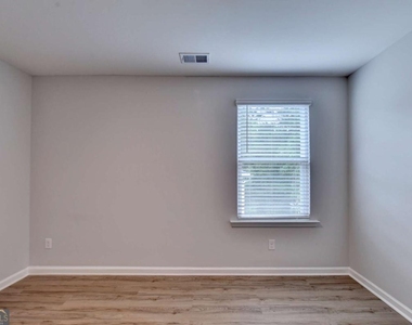 175 Grey Falcon Avenue - Photo Thumbnail 41