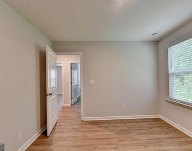 175 Grey Falcon Avenue - Photo Thumbnail 45