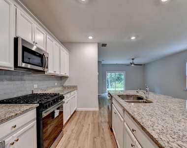 175 Grey Falcon Avenue - Photo Thumbnail 14