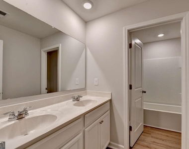 175 Grey Falcon Avenue - Photo Thumbnail 38
