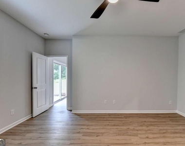 175 Grey Falcon Avenue - Photo Thumbnail 23