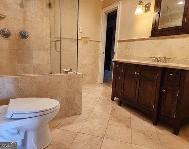 1085 Holly Drive - Photo Thumbnail 15