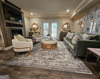 1085 Holly Drive - Photo Thumbnail 10