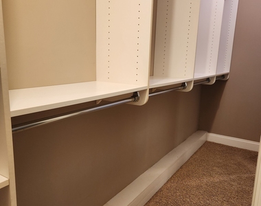 1085 Holly Drive - Photo Thumbnail 23