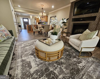 1085 Holly Drive - Photo Thumbnail 6