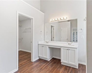 317 Shasta Lane - Photo Thumbnail 19
