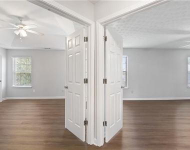 317 Shasta Lane - Photo Thumbnail 14