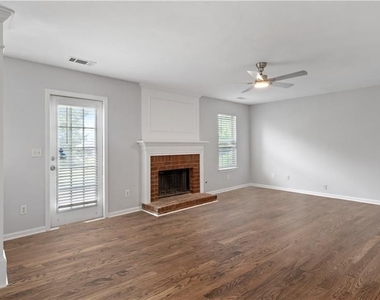 317 Shasta Lane - Photo Thumbnail 5