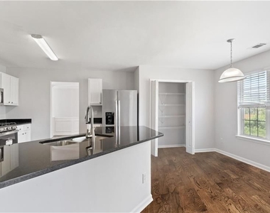 317 Shasta Lane - Photo Thumbnail 4