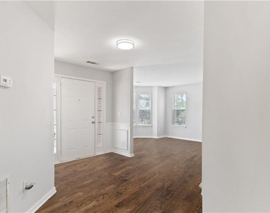 317 Shasta Lane - Photo Thumbnail 7