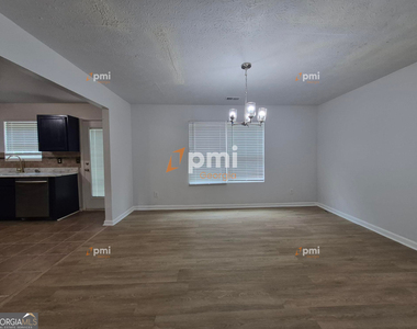 304 Klinetop Drive - Photo Thumbnail 3