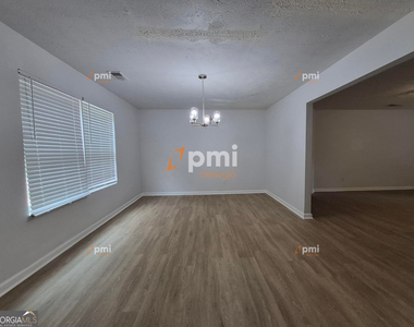 304 Klinetop Drive - Photo Thumbnail 4