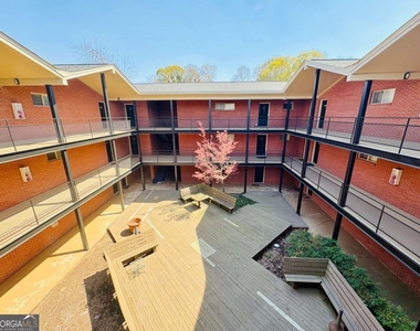250 Little Street - Photo Thumbnail 1