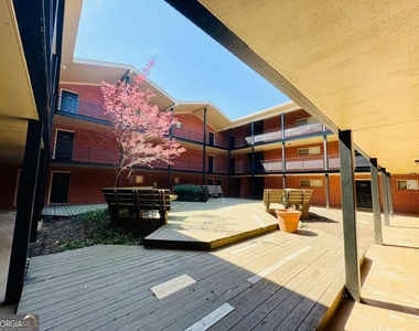250 Little Street - Photo Thumbnail 9