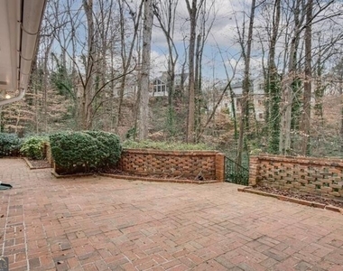 4601 Club Circle Ne - Photo Thumbnail 8