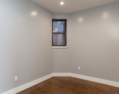 615 Gates Avenue - Photo Thumbnail 4