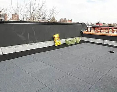 615 Gates Avenue - Photo Thumbnail 6