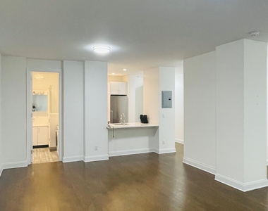 West 58th Street - Photo Thumbnail 2