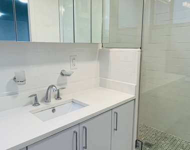 West 58th Street - Photo Thumbnail 9
