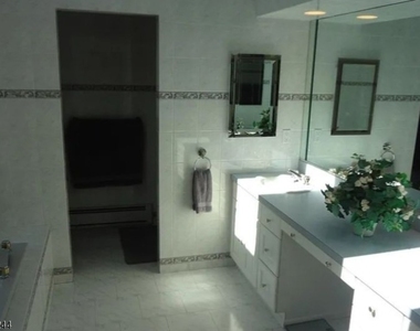 246 Fresh Ponds Rd - Photo Thumbnail 11