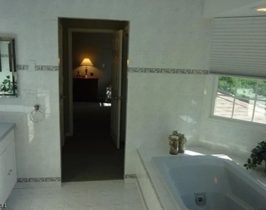 246 Fresh Ponds Rd - Photo Thumbnail 10