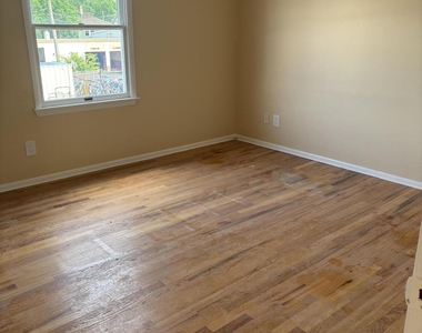 273-275 Main Street - Photo Thumbnail 15
