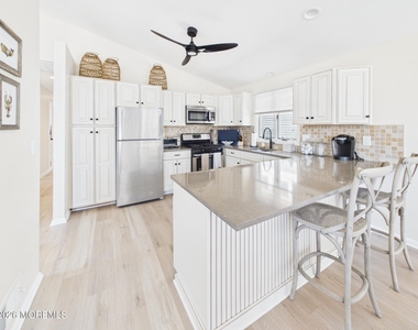 207 4th Avenue - Photo Thumbnail 8