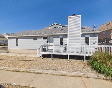 207 4th Avenue - Photo Thumbnail 1