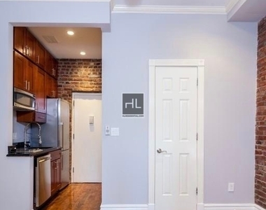 Leroy Street - Photo Thumbnail 3
