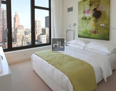 West 29th Street - Photo Thumbnail 5