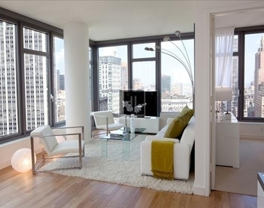 West 29th Street - Photo Thumbnail 4