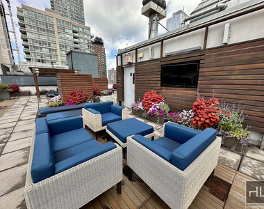 West 37th Street - Photo Thumbnail 13