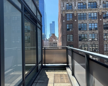 West 37th Street - Photo Thumbnail 5