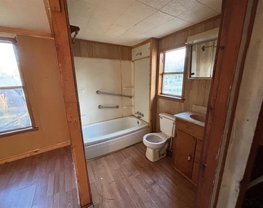225 County Road 4090 - Photo Thumbnail 8