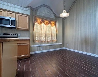 3904 Ridge Gate Drive - Photo Thumbnail 2