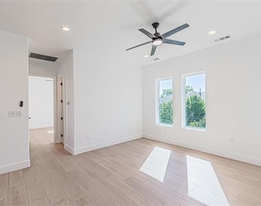 4319 Sylvester Street - Photo Thumbnail 17
