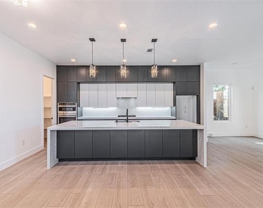 4319 Sylvester Street - Photo Thumbnail 10
