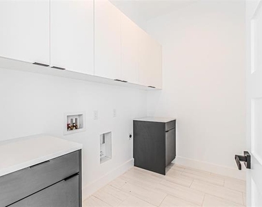 4319 Sylvester Street - Photo Thumbnail 18