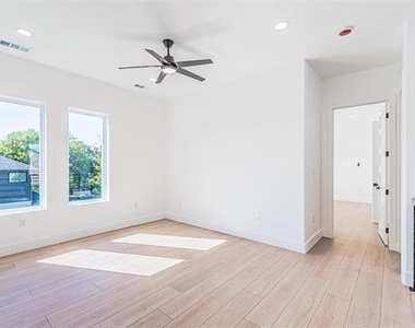 4319 Sylvester Street - Photo Thumbnail 14