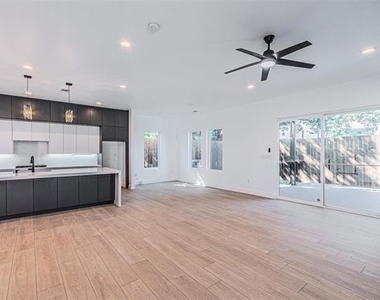 4319 Sylvester Street - Photo Thumbnail 9