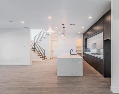 4319 Sylvester Street - Photo Thumbnail 8