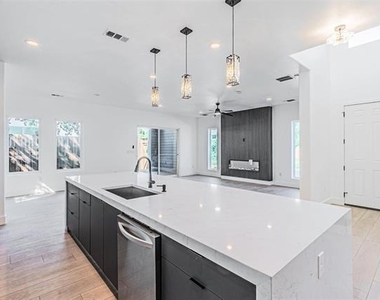 4319 Sylvester Street - Photo Thumbnail 12