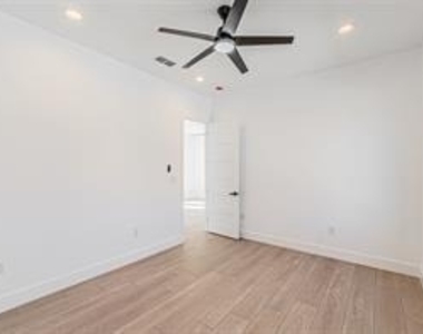 4319 Sylvester Street - Photo Thumbnail 23