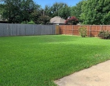 2212 Chasefield Drive - Photo Thumbnail 9