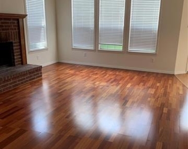 2212 Chasefield Drive - Photo Thumbnail 7